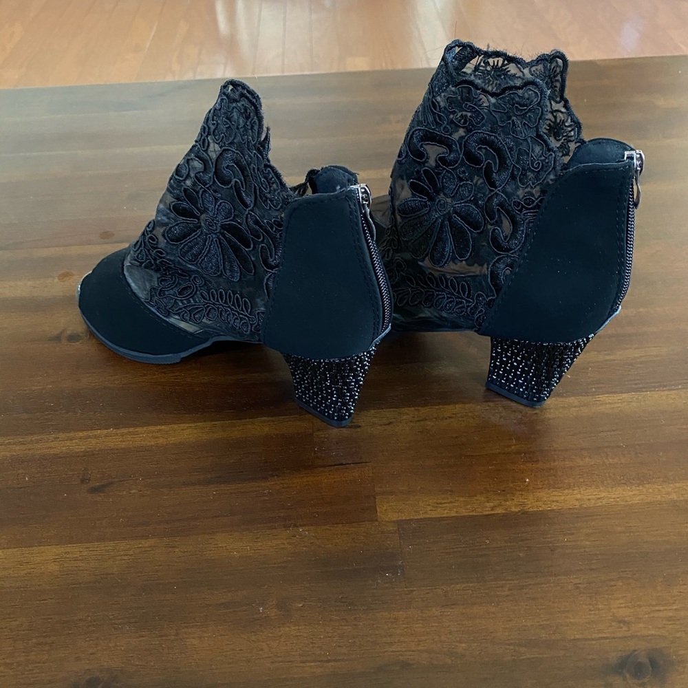 Ladies shoes